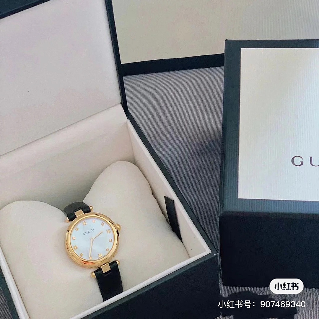 Gucci Bee Watch view