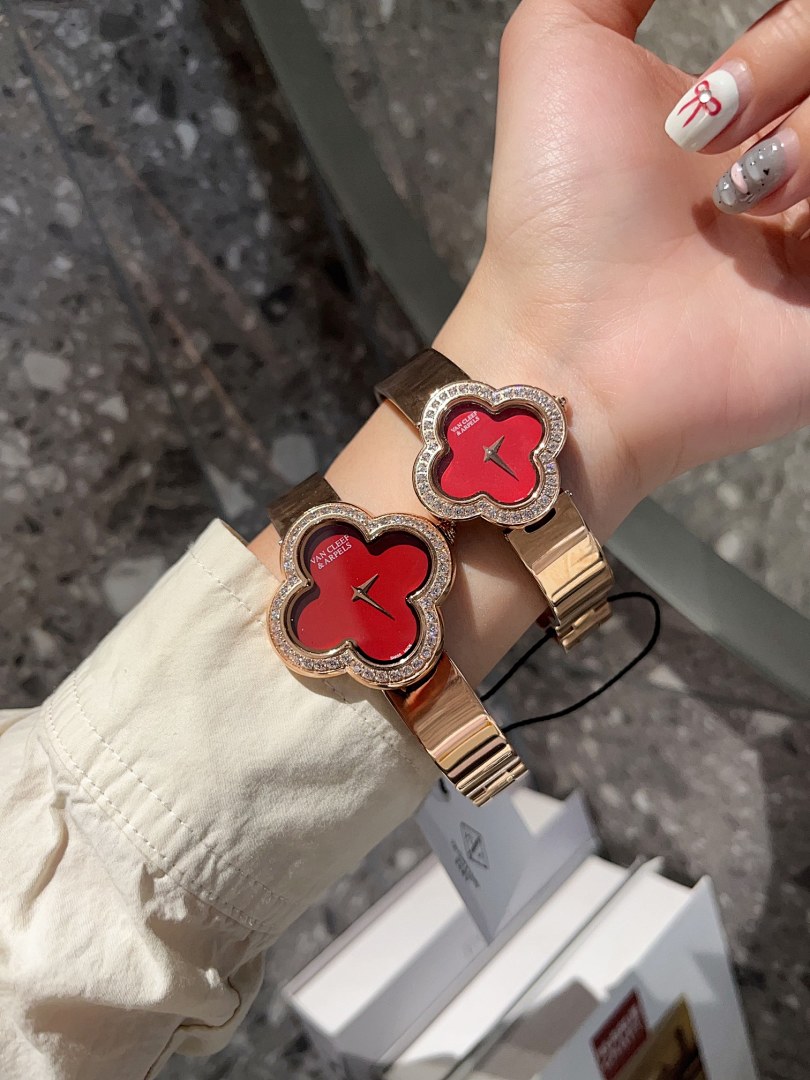 Van Cleef & Arpels Alhambra Watch view
