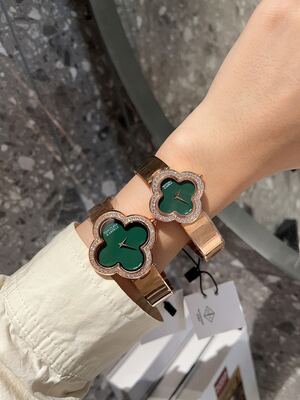 Van Cleef & Arpels Alhambra Watch view 9