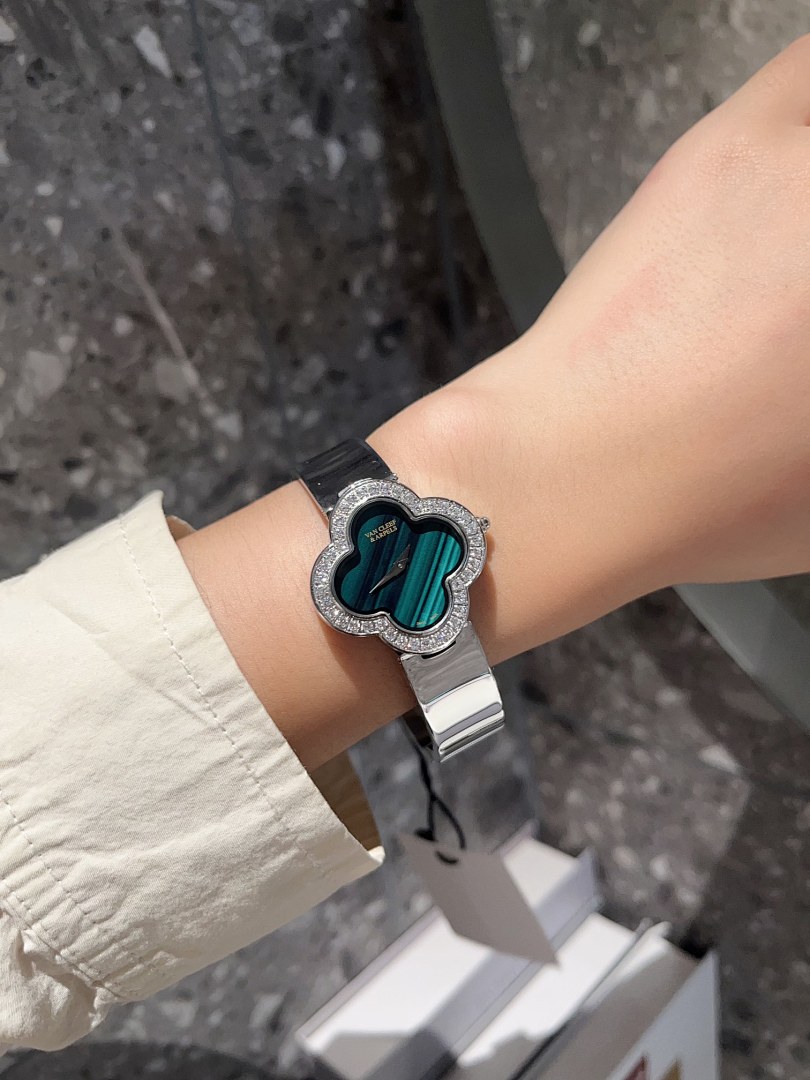 Van Cleef & Arpels Alhambra Watch view