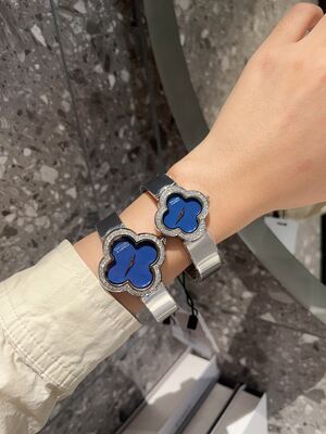 Van Cleef & Arpels Alhambra Watch view 7