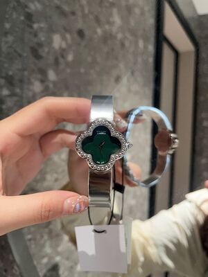 Van Cleef & Arpels Alhambra Watch view 4