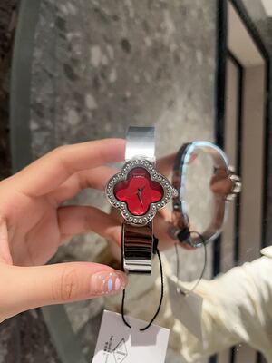 Van Cleef & Arpels Alhambra Watch view 5