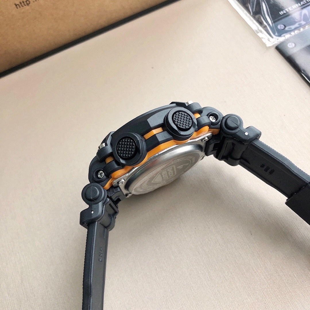 Casio G-Shock GA-700 Watch view