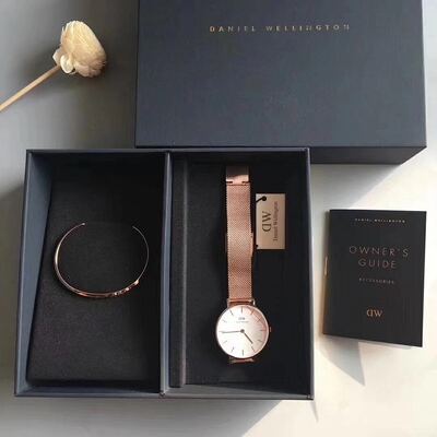 Daniel Wellington Watch view 4