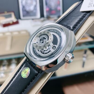 SevenFriday Watch view 4