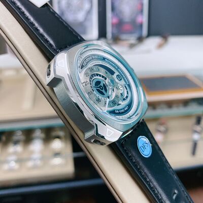 SevenFriday Watch view 5