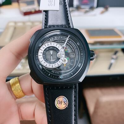SevenFriday Watch view 5