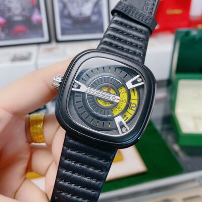 SevenFriday Watch view 7