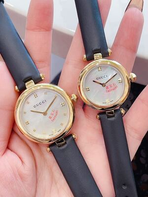Gucci Vintage Watch view 16