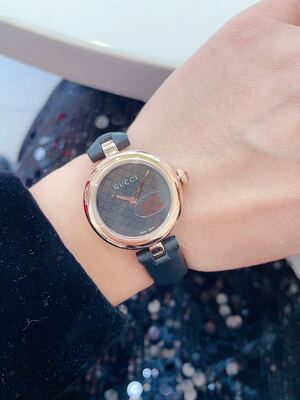 Gucci Vintage Watch view 3