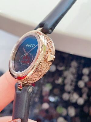 Gucci Vintage Watch view 6