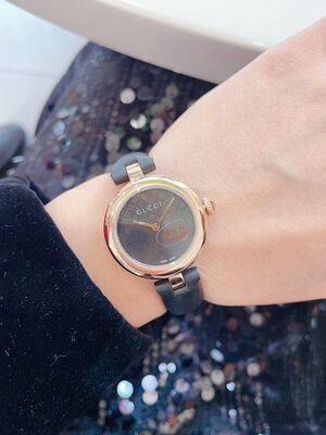 Gucci Vintage Watch view 7