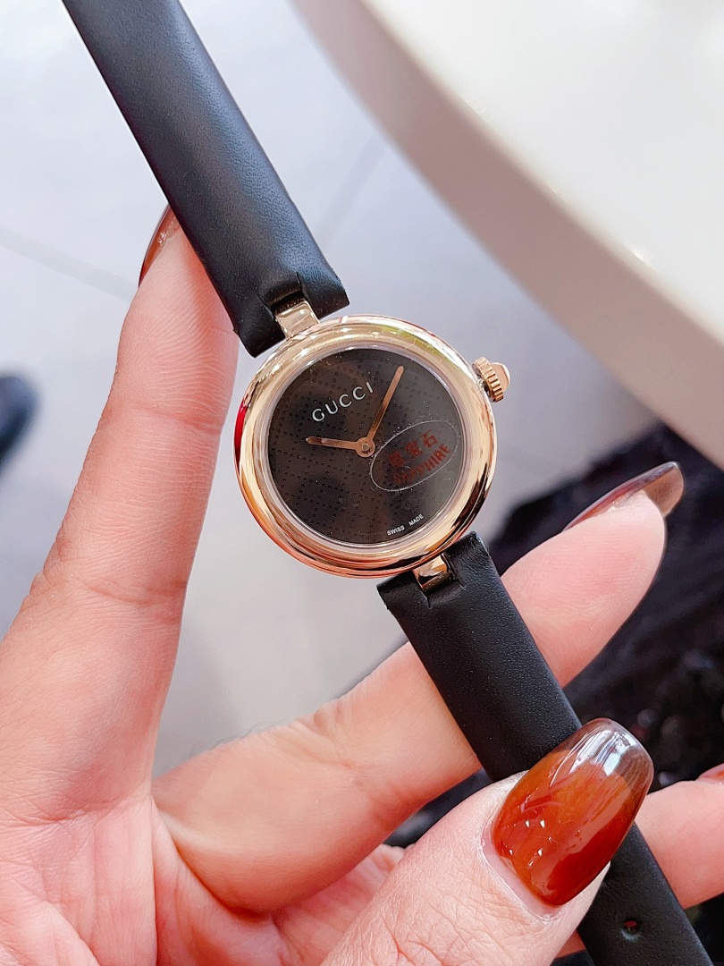 Gucci Vintage Watch view