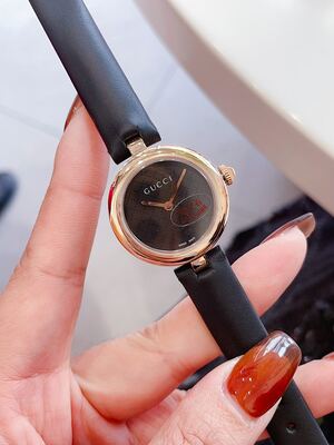 Gucci Vintage Watch view 9