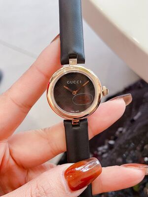 Gucci Vintage Watch view 10