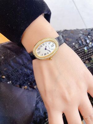 Gucci Vintage Watch view 3
