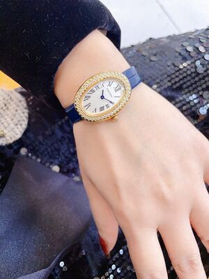 Gucci Vintage Watch view 4