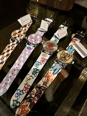 Gucci Bee Watch view 13