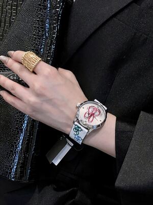 Gucci Bee Watch view 18