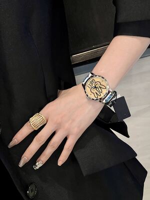 Gucci Bee Watch view 26