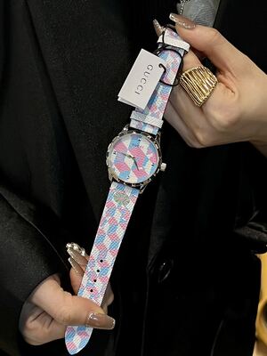 Gucci Bee Watch view 8