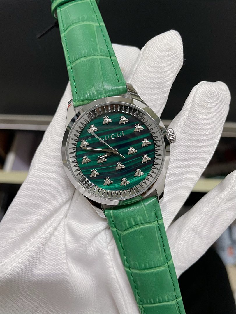 Gucci Bee Watch view