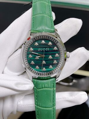 Gucci Bee Watch view 15