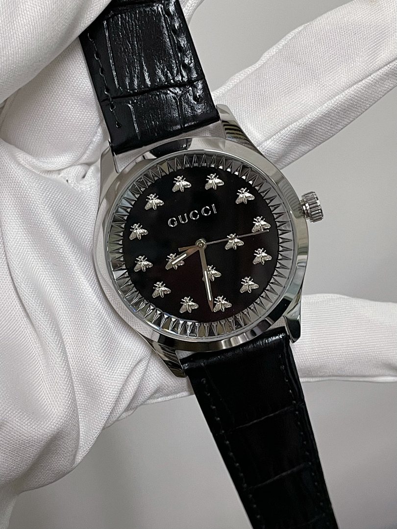 Gucci Bee Watch view