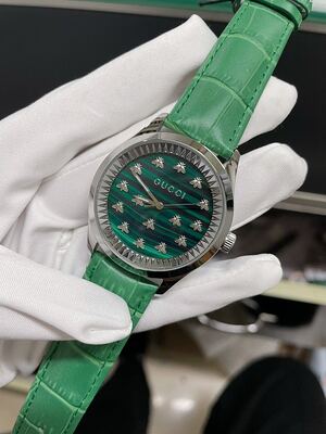 Gucci Bee Watch view 8