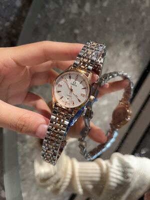 Omega Quartz Watch view 4