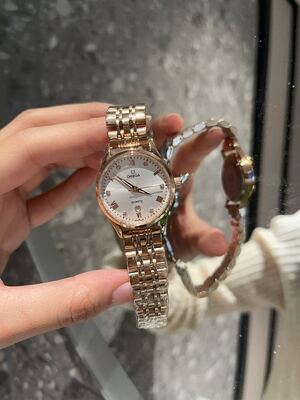 Omega Quartz Watch view 5