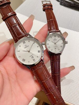 Omega Quartz Watch view 8