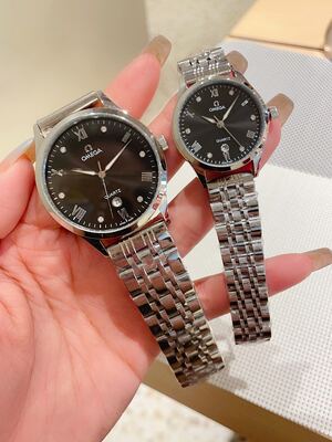 Omega Quartz Watch view 7