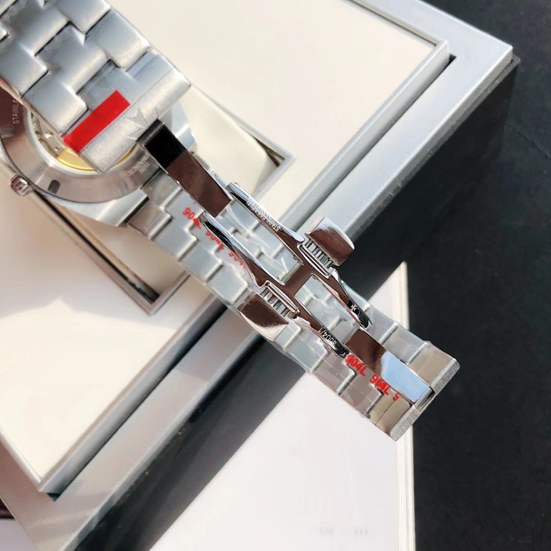 Vacheron Constantin Overseas Watch view