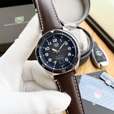 Tag Heuer Autavia Watch view 9