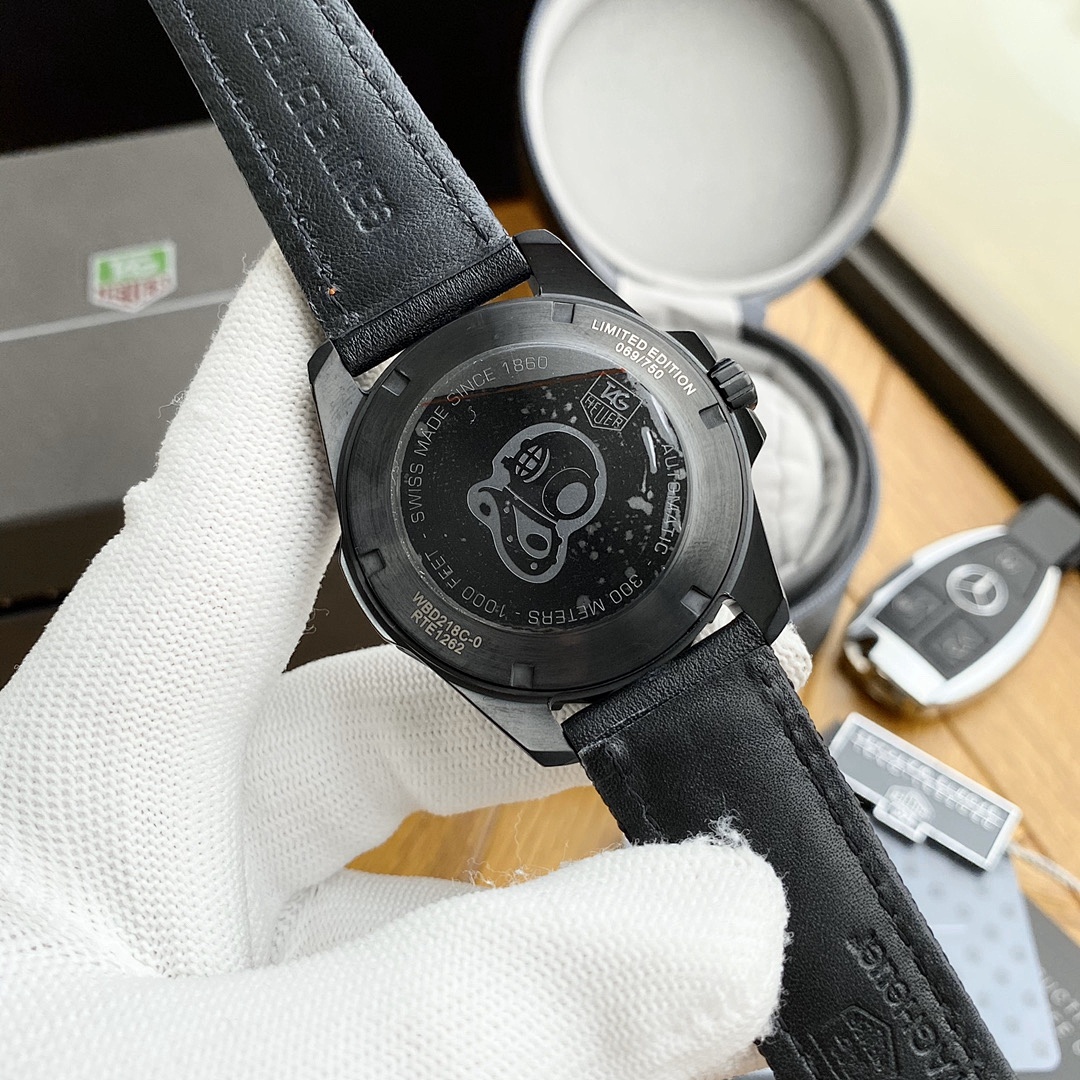 Tag Heuer Aquaracer Watch view