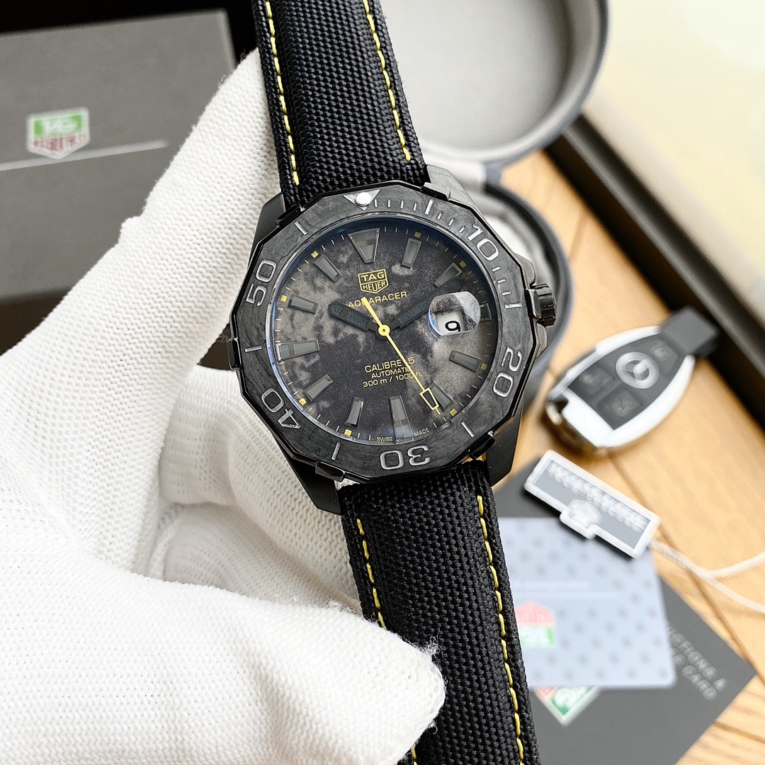Tag Heuer Aquaracer Watch view