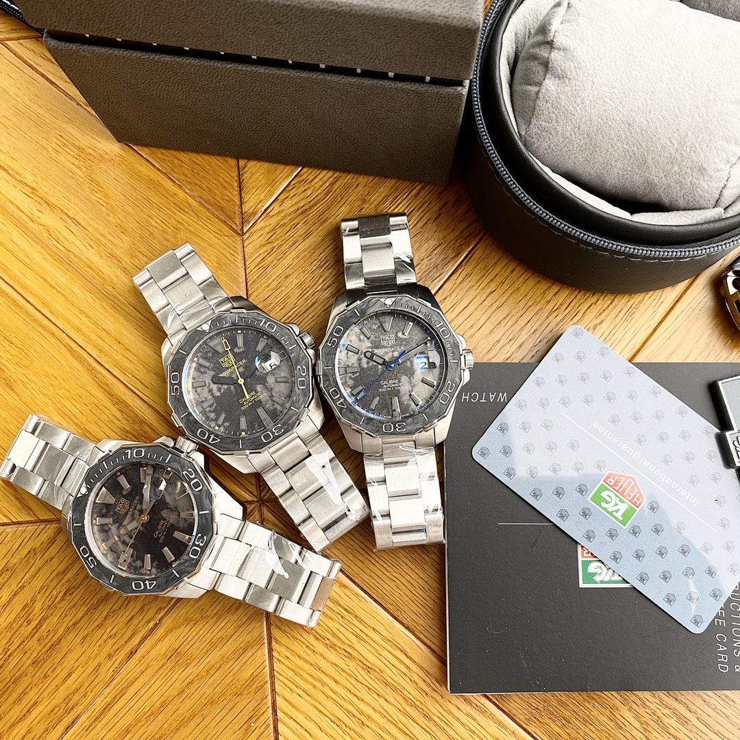 Tag Heuer Aquaracer Watch view