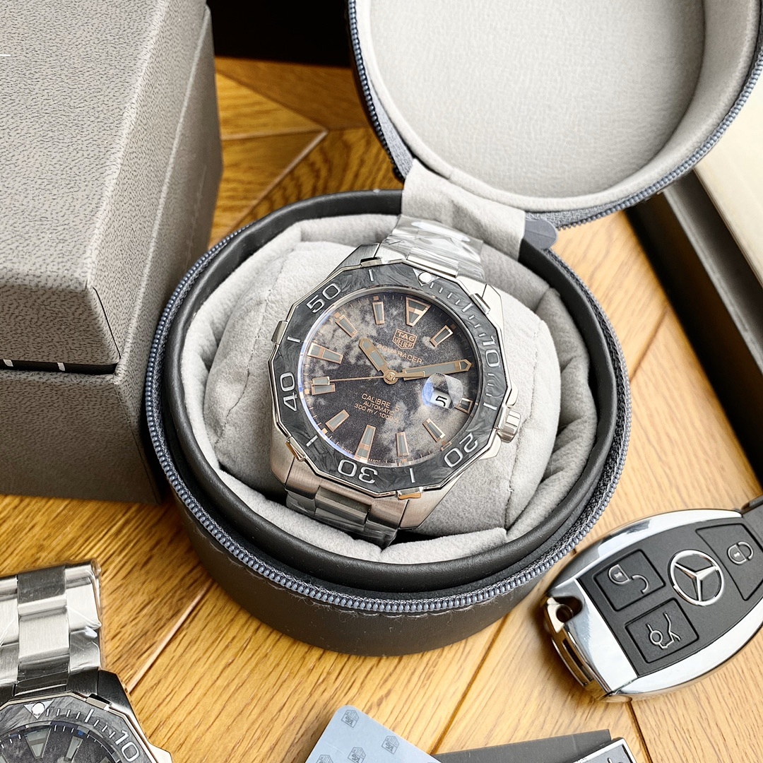 Tag Heuer Aquaracer Watch view