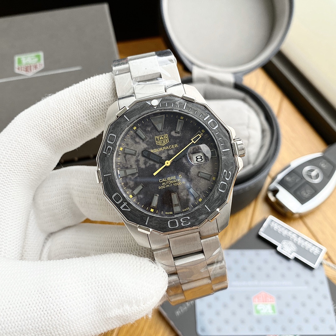 Tag Heuer Aquaracer Watch view
