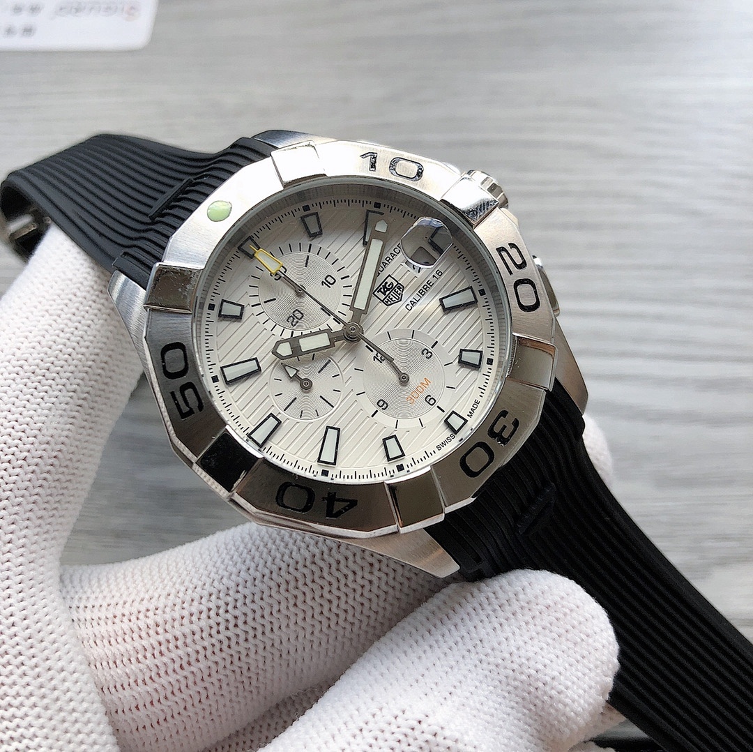 Tag Heuer Carrera Watch view