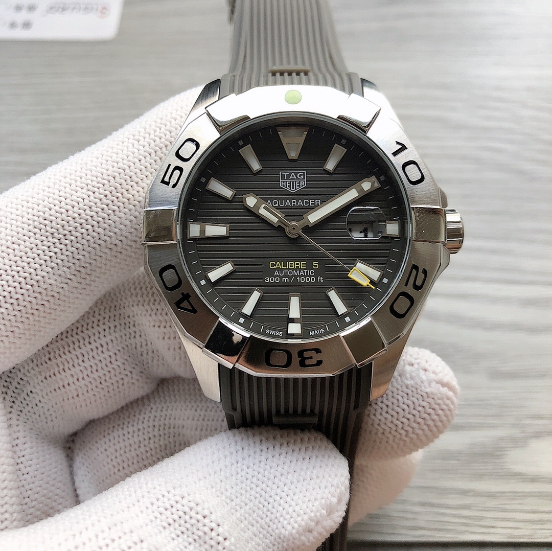 Tag Heuer Aquaracer Watch view