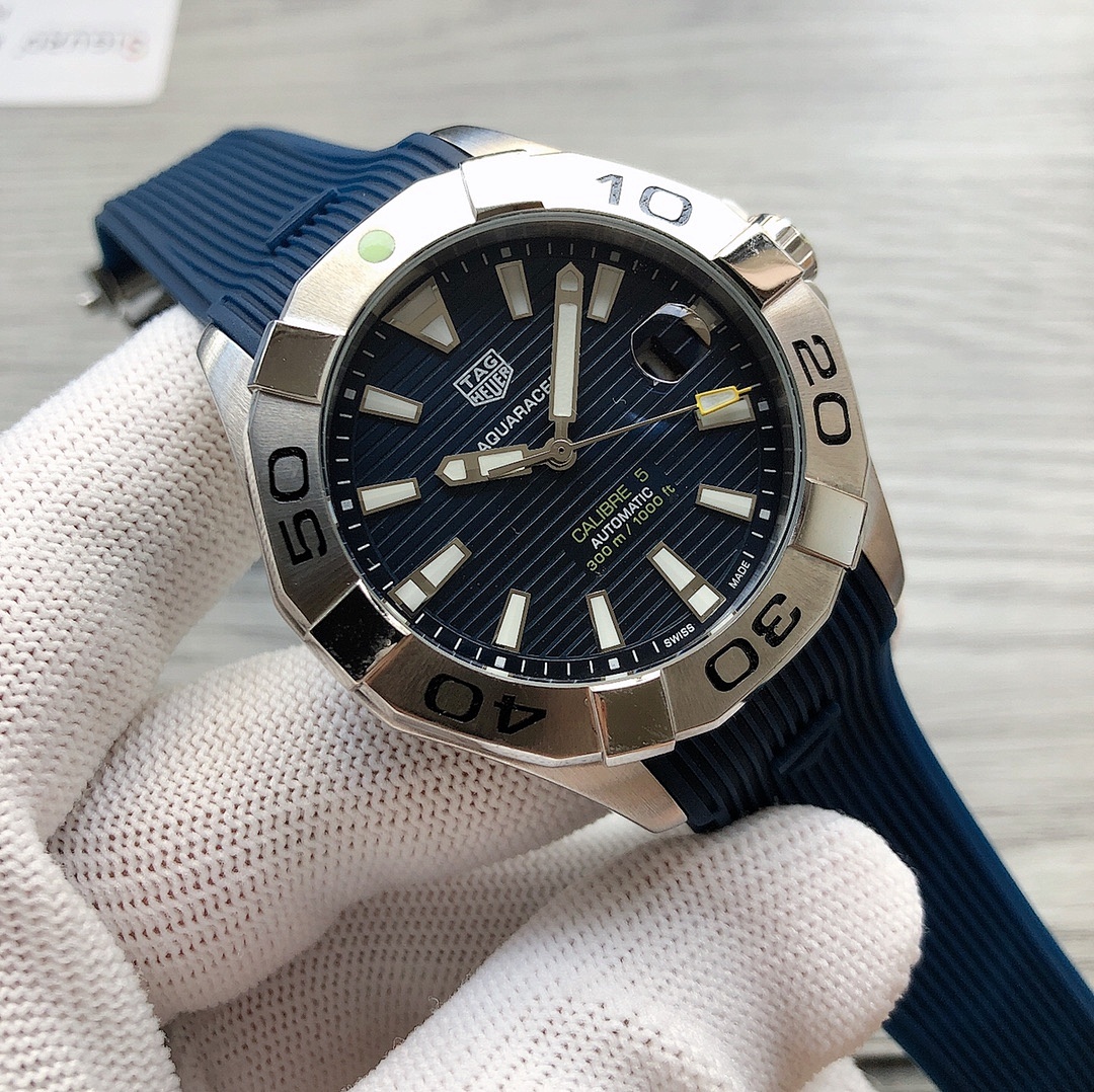 Tag Heuer Aquaracer Watch view