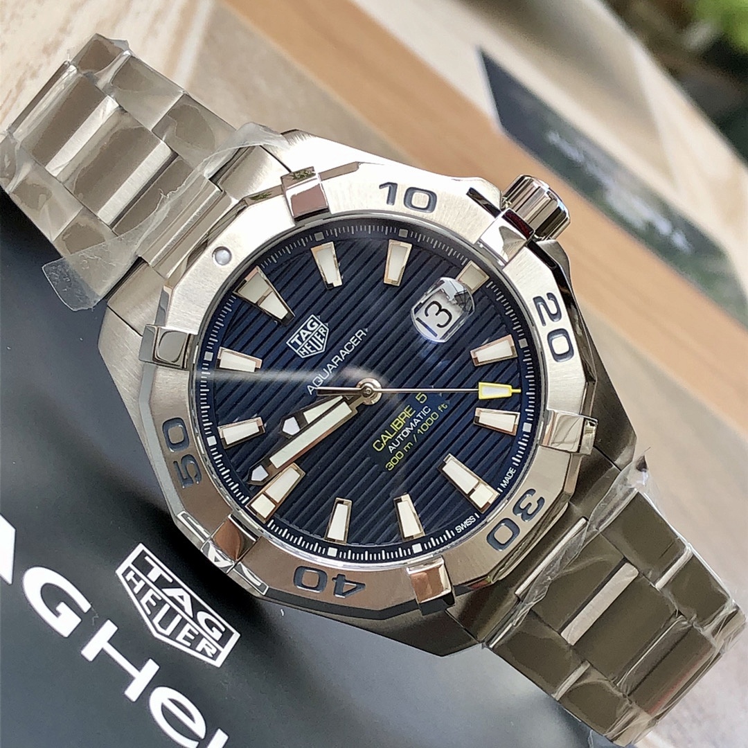 Tag Heuer Aquaracer Watch view