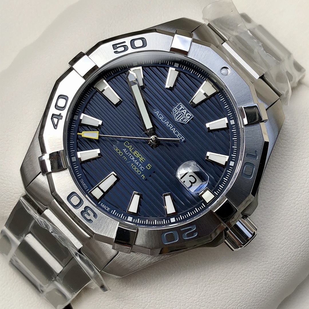 Tag Heuer Aquaracer Watch view