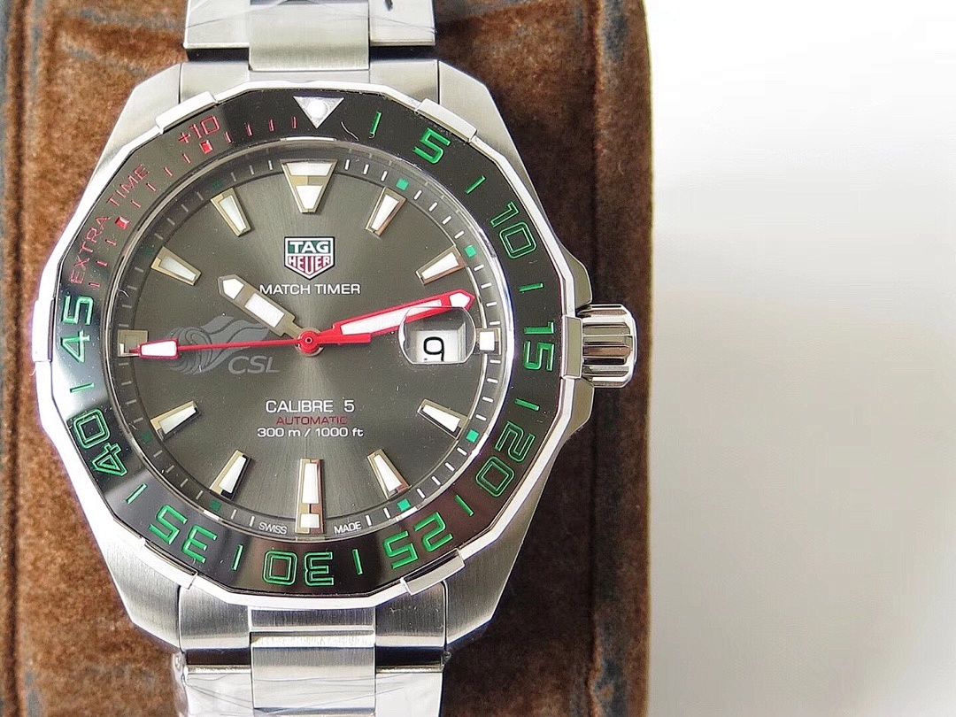 Tag Heuer Carrera Calibre Watch view