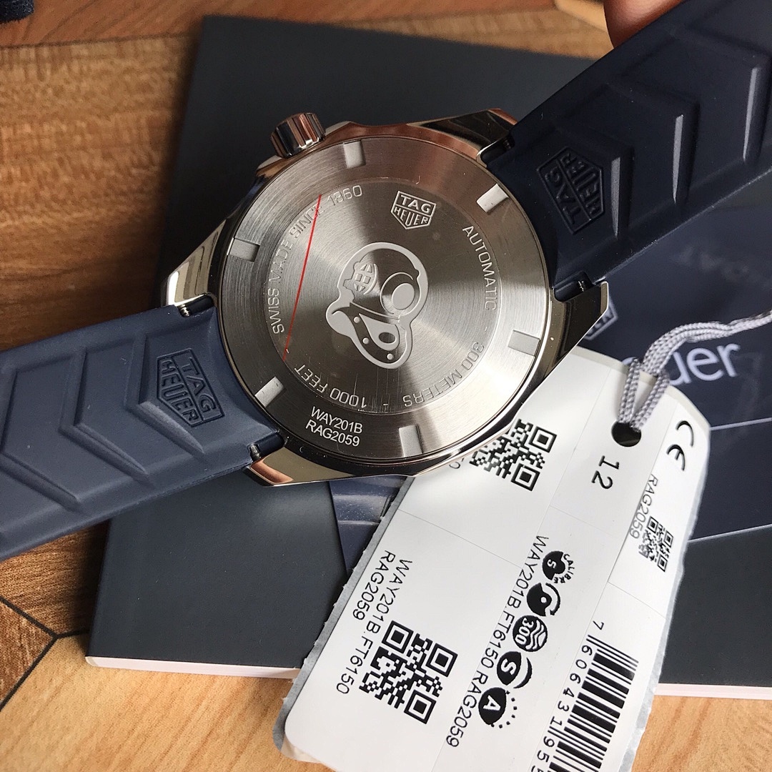Tag Heuer Aquaracer Watch view