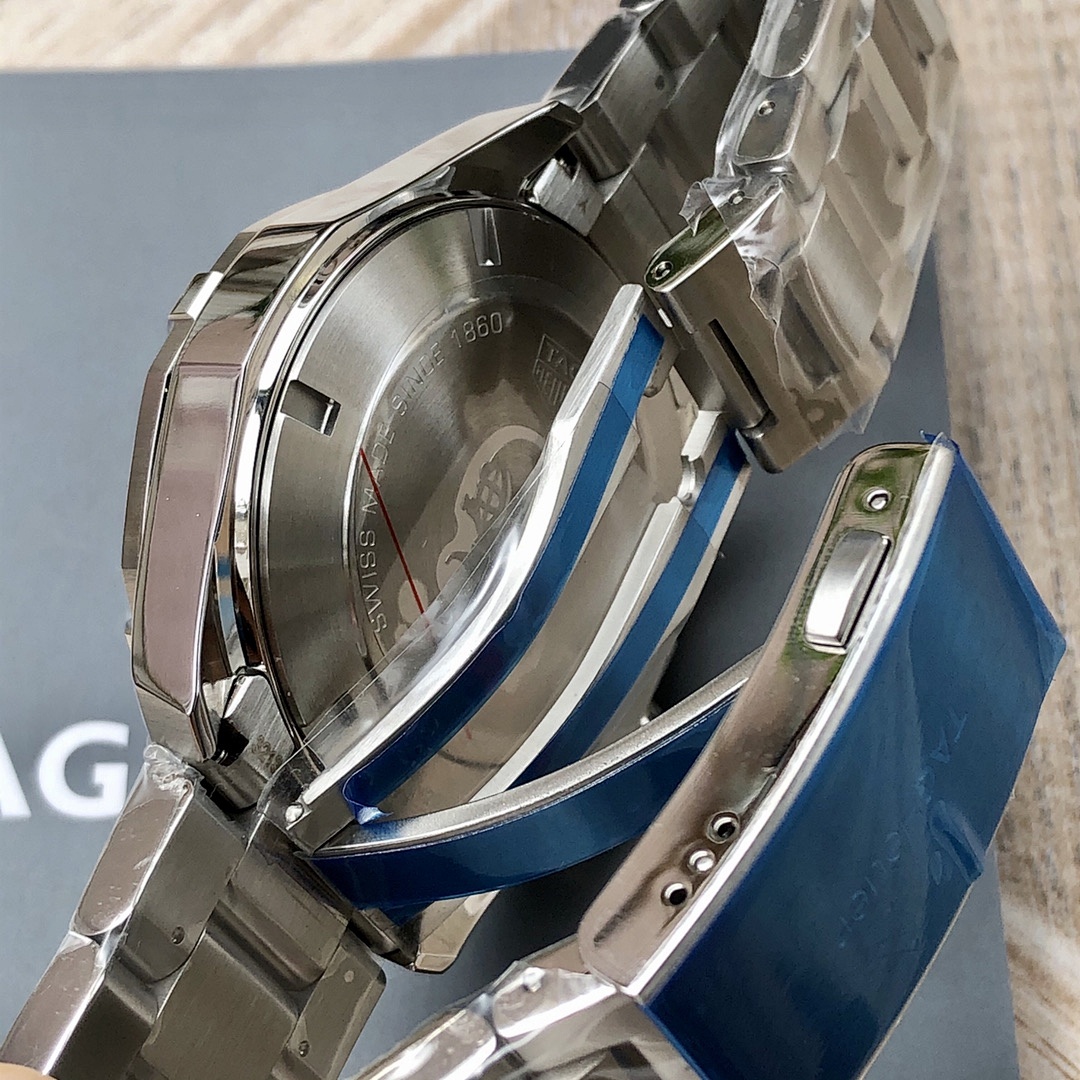 Tag Heuer Aquaracer Watch view