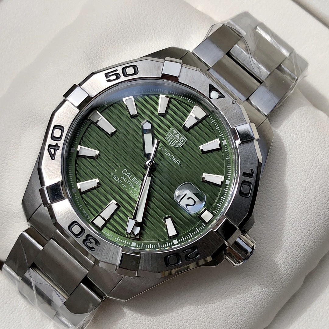 Tag Heuer Aquaracer Watch view